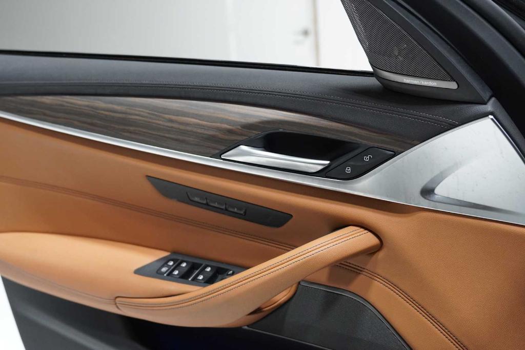 used 2023 BMW 540 car, priced at $49,987