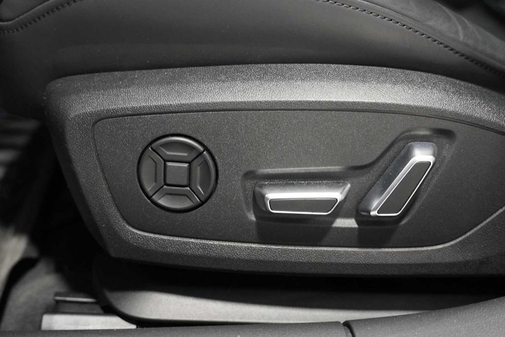 used 2025 Audi RS 6 Avant car, priced at $139,988