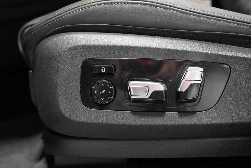 used 2026 BMW X7 car, priced at $82,987