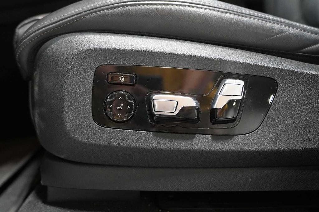 used 2024 BMW X7 car, priced at $75,977