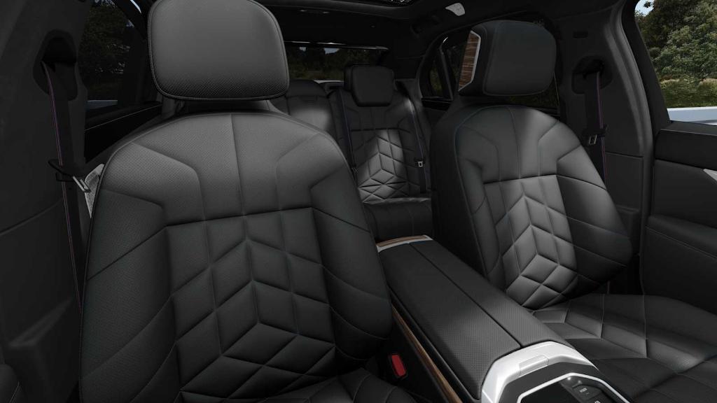 new 2026 BMW 760 car, priced at $145,650