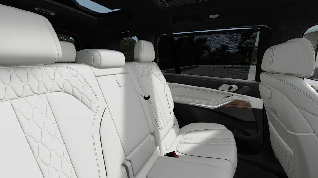 new 2026 BMW X7 car, priced at $104,650