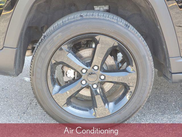 used 2024 Jeep Grand Cherokee car, priced at $35,749