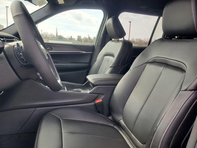 new 2025 Jeep Grand Cherokee car, priced at $37,474