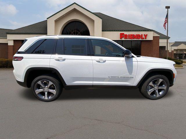 new 2025 Jeep Grand Cherokee car, priced at $47,242