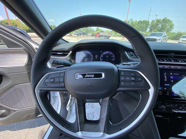 new 2025 Jeep Grand Cherokee car, priced at $47,242