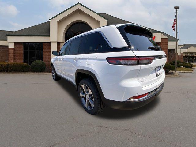 new 2025 Jeep Grand Cherokee car, priced at $47,242