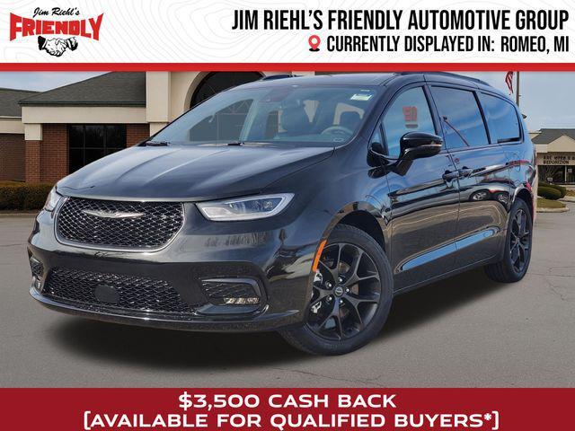 new 2026 Chrysler Pacifica car, priced at $41,433