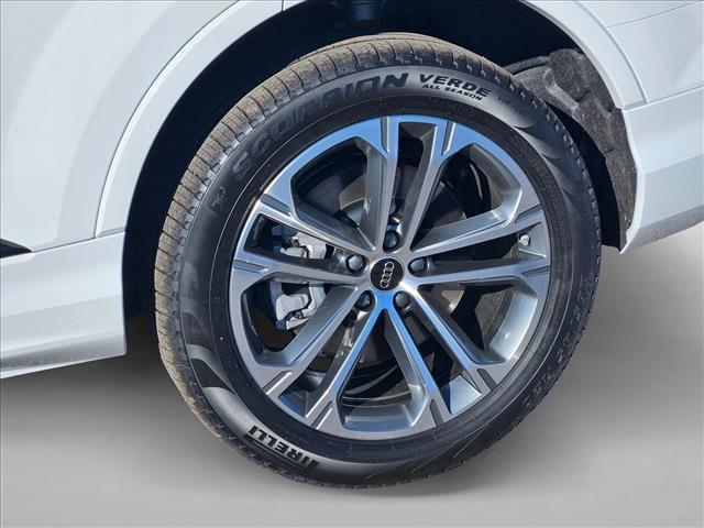 new 2026 Audi Q7 car, priced at $71,740