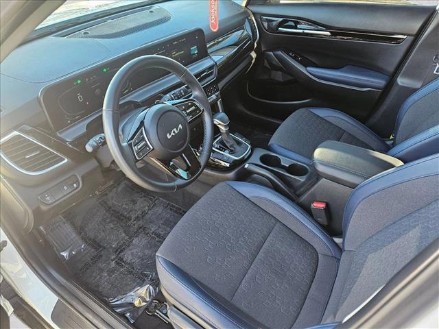 used 2025 Kia Seltos car, priced at $20,995