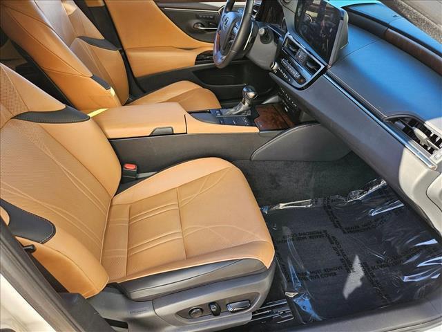 used 2022 Lexus ES 300h car, priced at $35,491