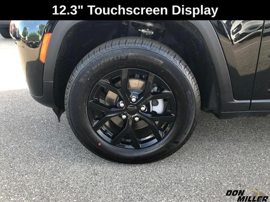 new 2026 Jeep Grand Cherokee car, priced at $47,769