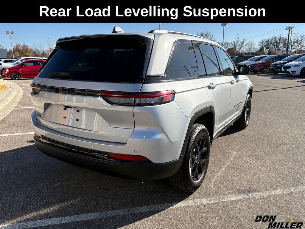 new 2025 Jeep Grand Cherokee car, priced at $42,381