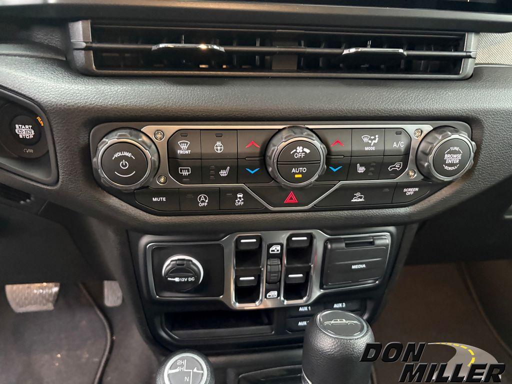 new 2026 Jeep Gladiator car, priced at $47,617