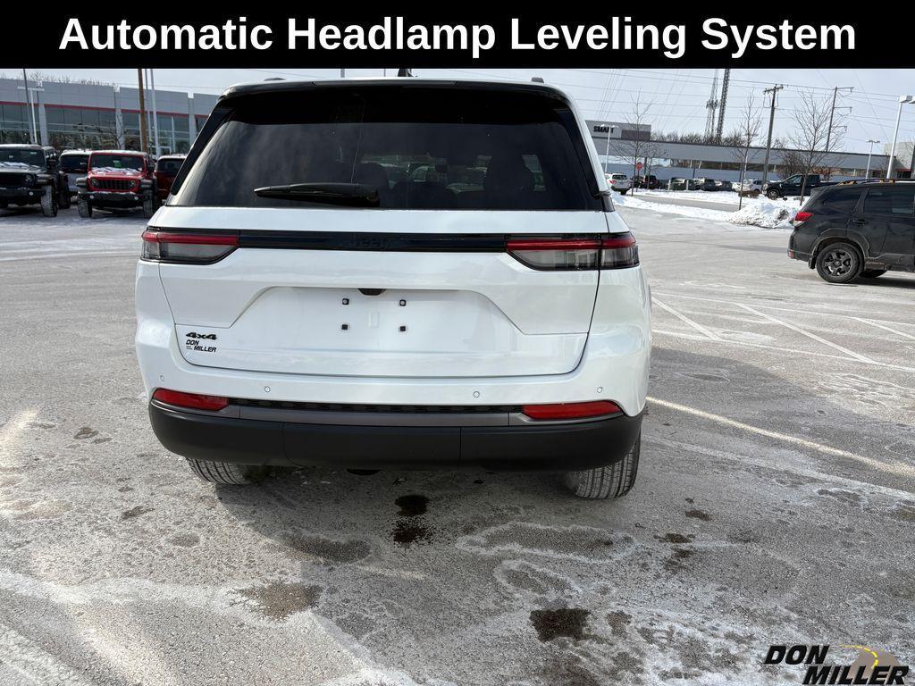 new 2026 Jeep Grand Cherokee car, priced at $47,860