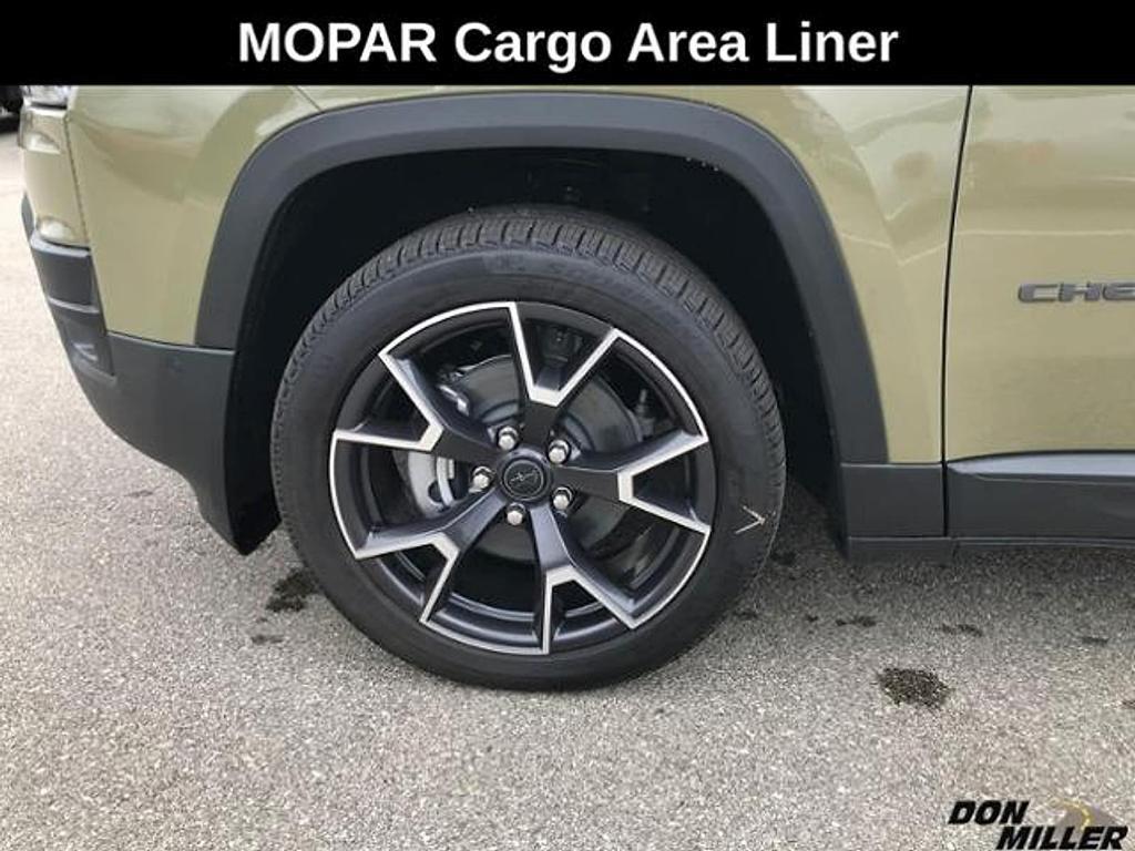 new 2026 Jeep Cherokee car, priced at $44,463