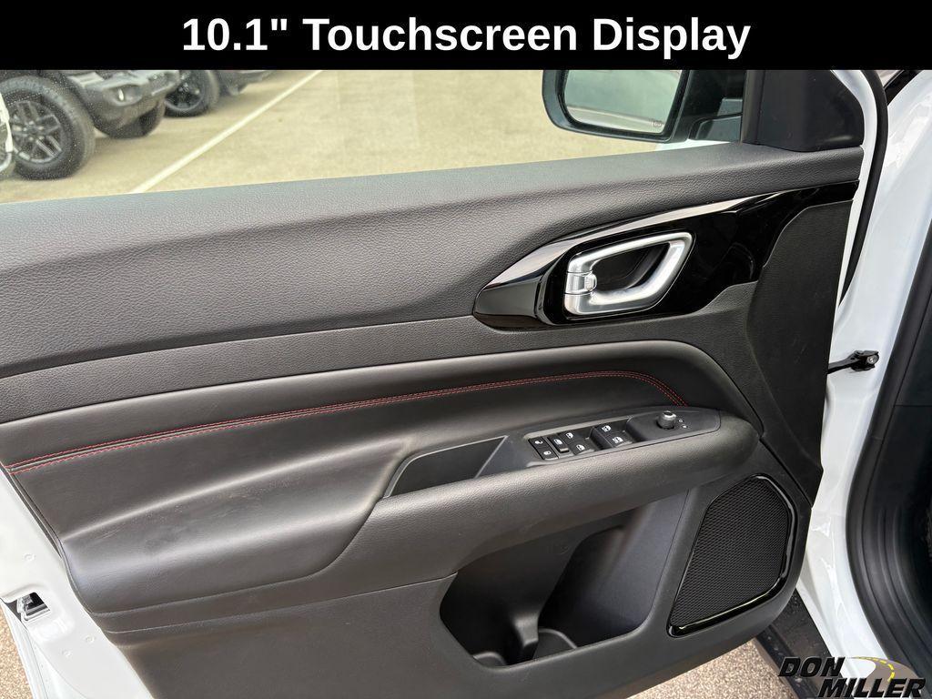 new 2026 Jeep Compass car, priced at $33,353