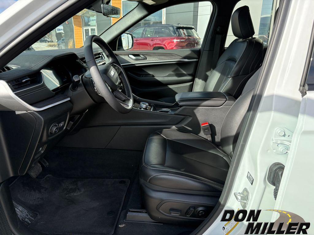 new 2025 Jeep Grand Cherokee car, priced at $39,362