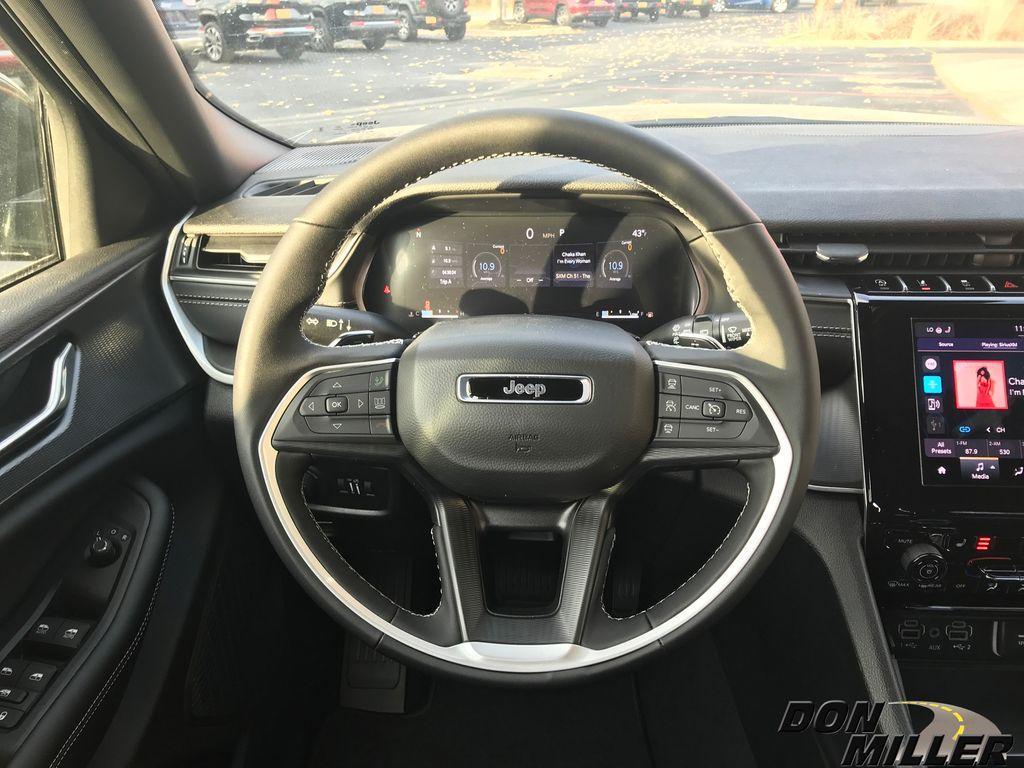 new 2025 Jeep Grand Cherokee car, priced at $42,115