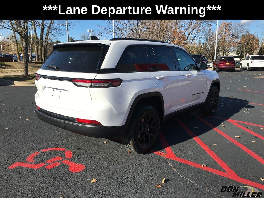 new 2025 Jeep Grand Cherokee car, priced at $41,597