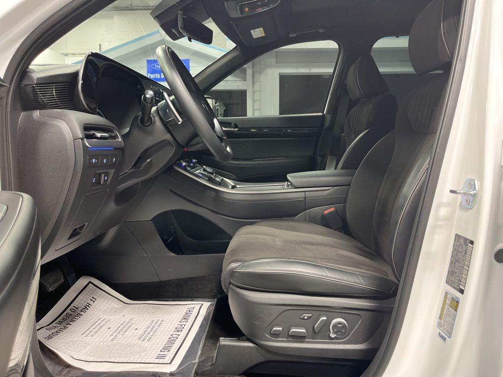 used 2025 Hyundai Palisade car, priced at $46,999