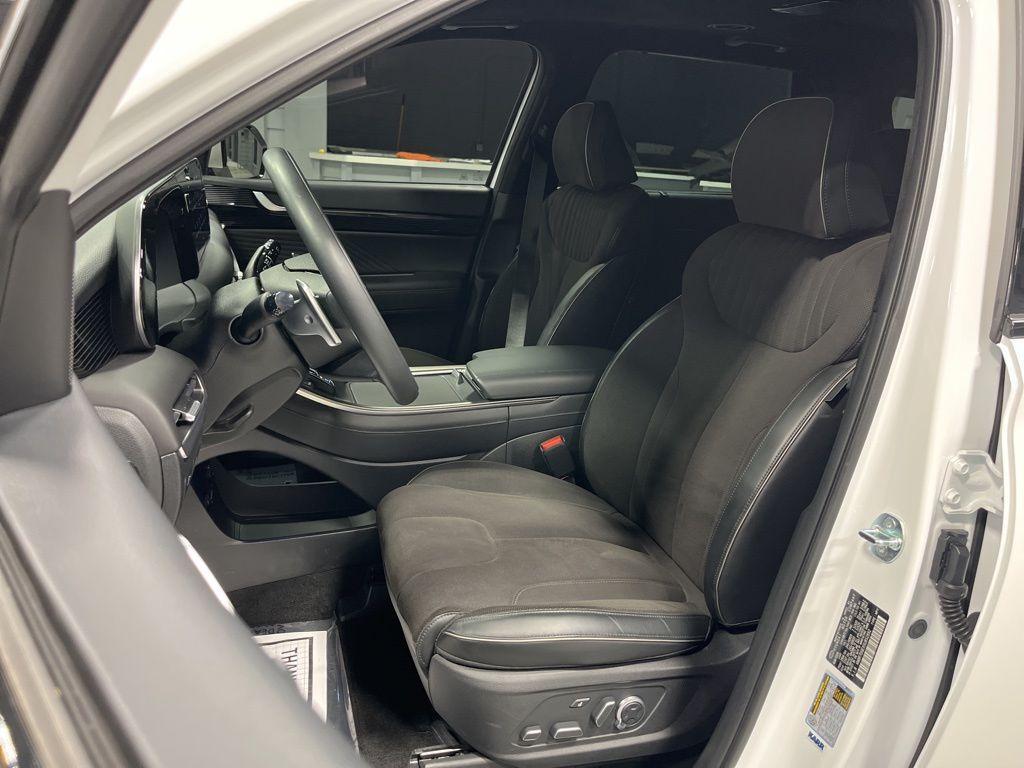 used 2025 Hyundai Palisade car, priced at $46,999