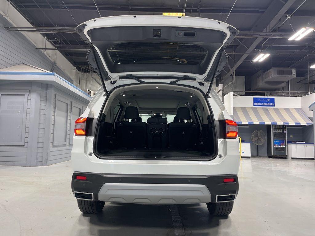 used 2025 Honda Pilot car, priced at $45,411