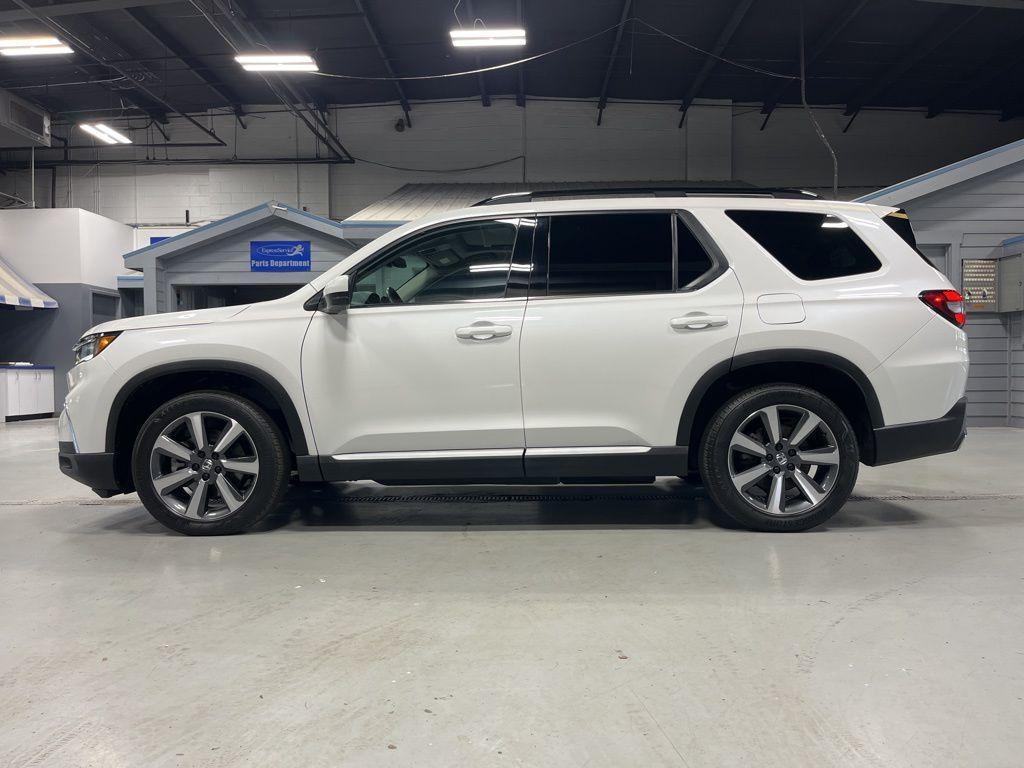 used 2025 Honda Pilot car, priced at $45,411