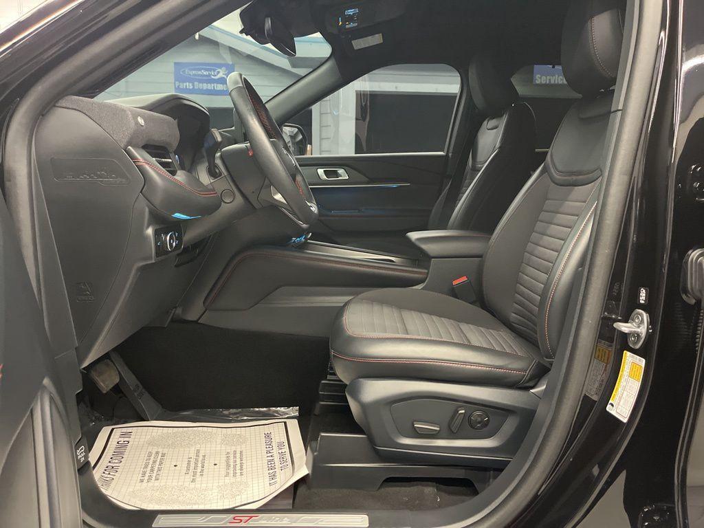 used 2025 Ford Explorer car, priced at $40,999