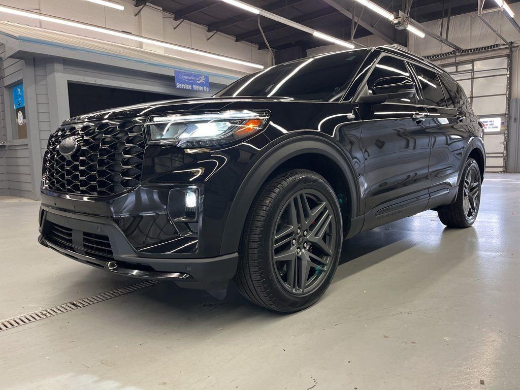 used 2025 Ford Explorer car, priced at $40,999