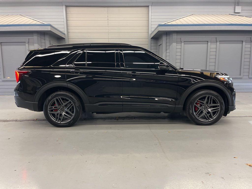 used 2025 Ford Explorer car, priced at $40,999