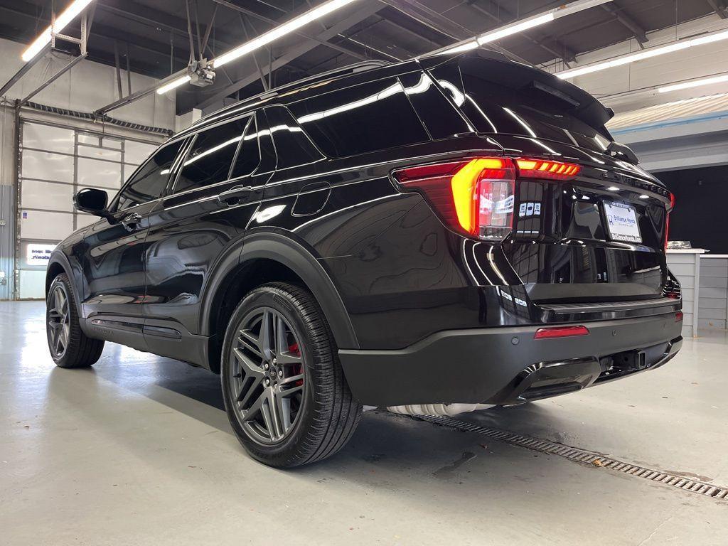 used 2025 Ford Explorer car, priced at $40,999