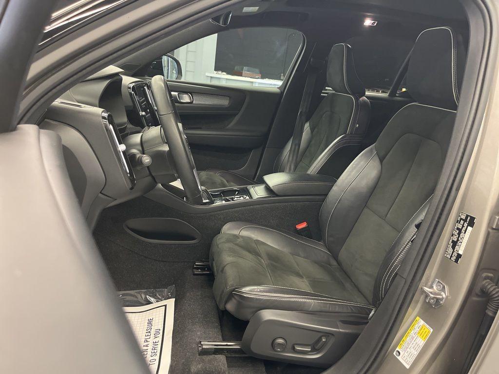 used 2022 Volvo XC40 car, priced at $18,999