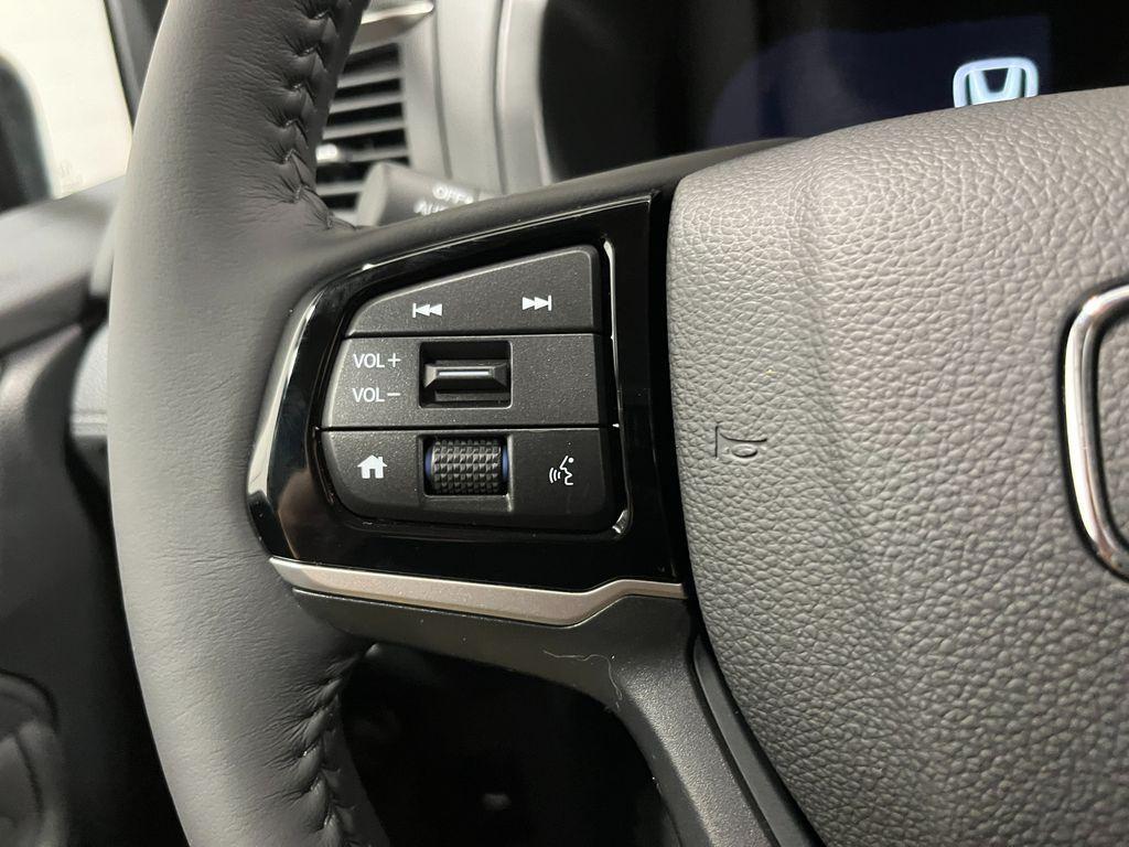 new 2026 Honda Odyssey car, priced at $44,702