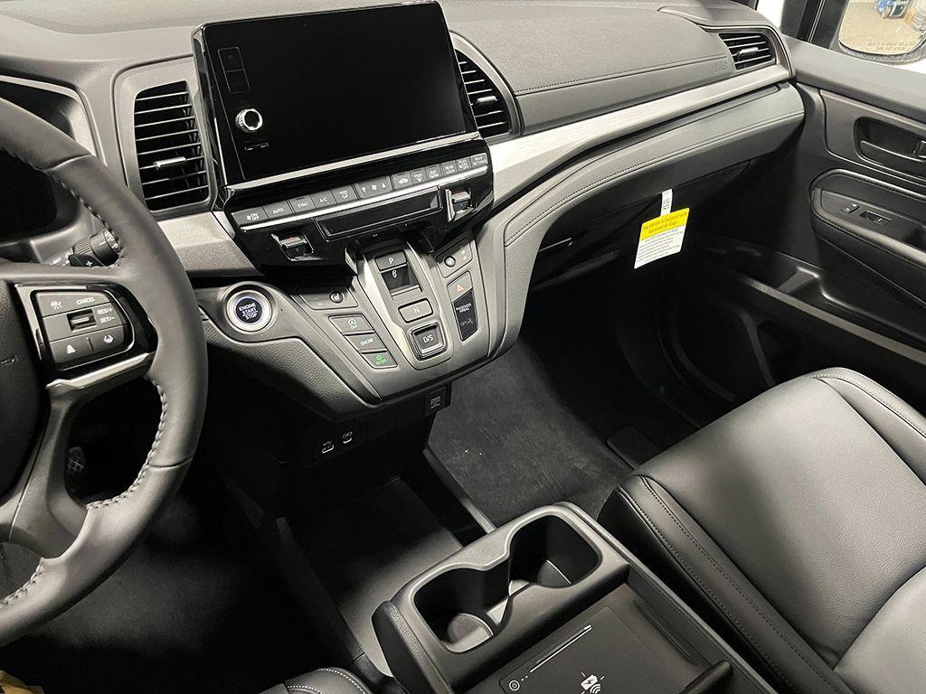 new 2026 Honda Odyssey car, priced at $44,702