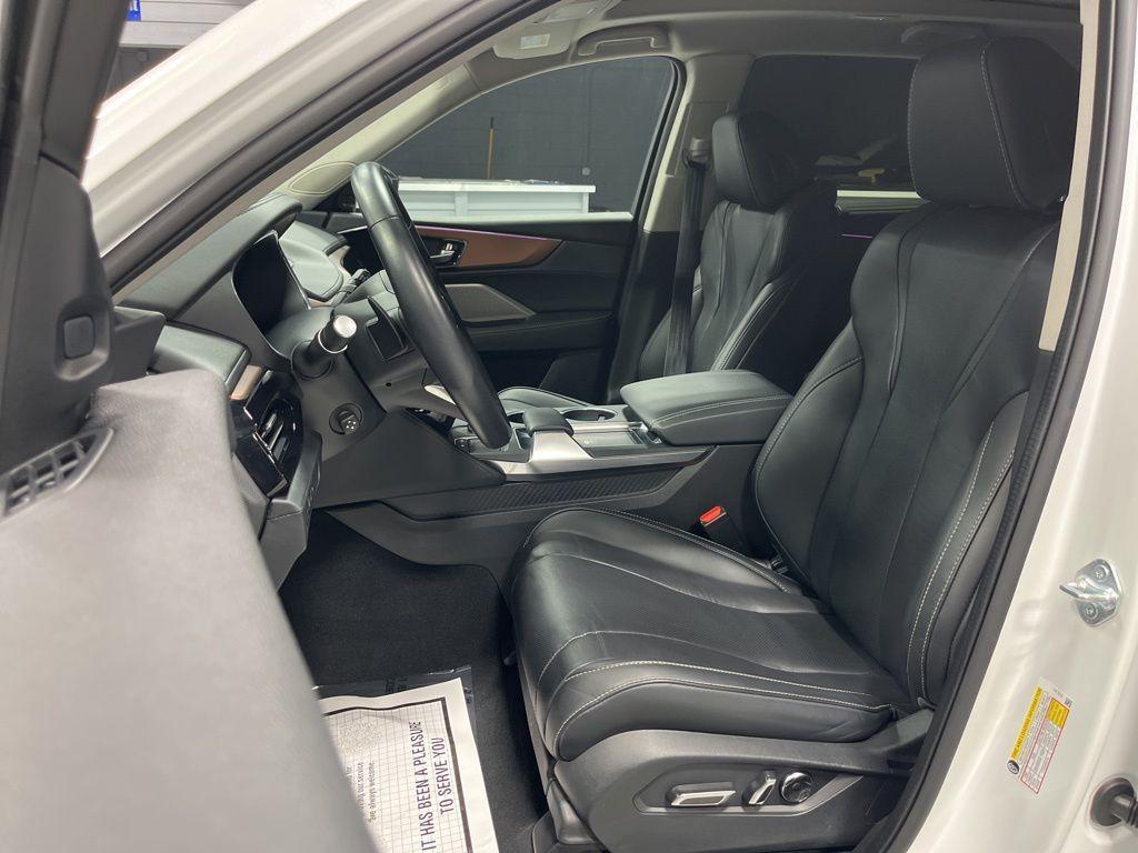 used 2022 Acura MDX car, priced at $36,999