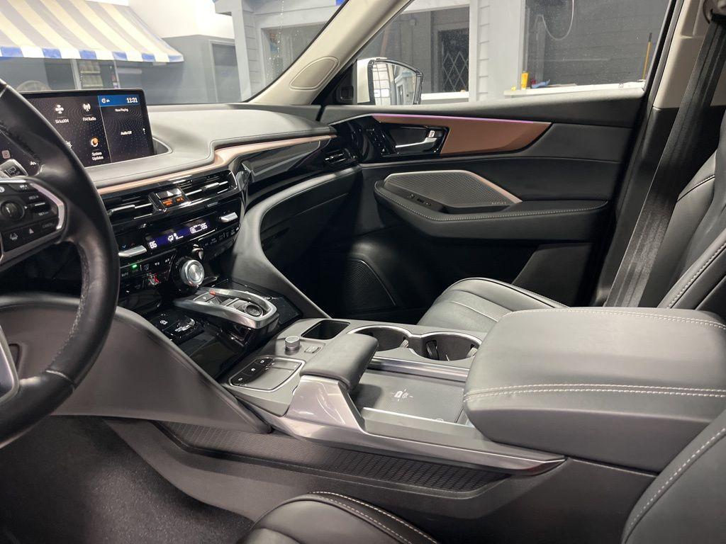 used 2022 Acura MDX car, priced at $36,999