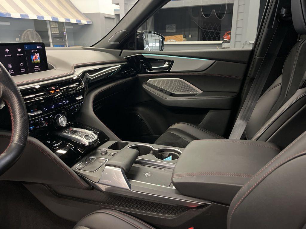 used 2024 Acura MDX car, priced at $43,999