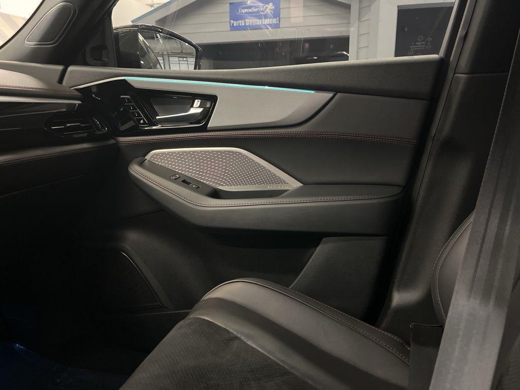 used 2024 Acura MDX car, priced at $43,999