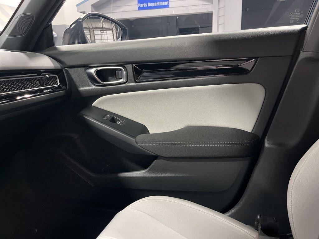 used 2025 Honda Civic Hybrid car, priced at $28,999