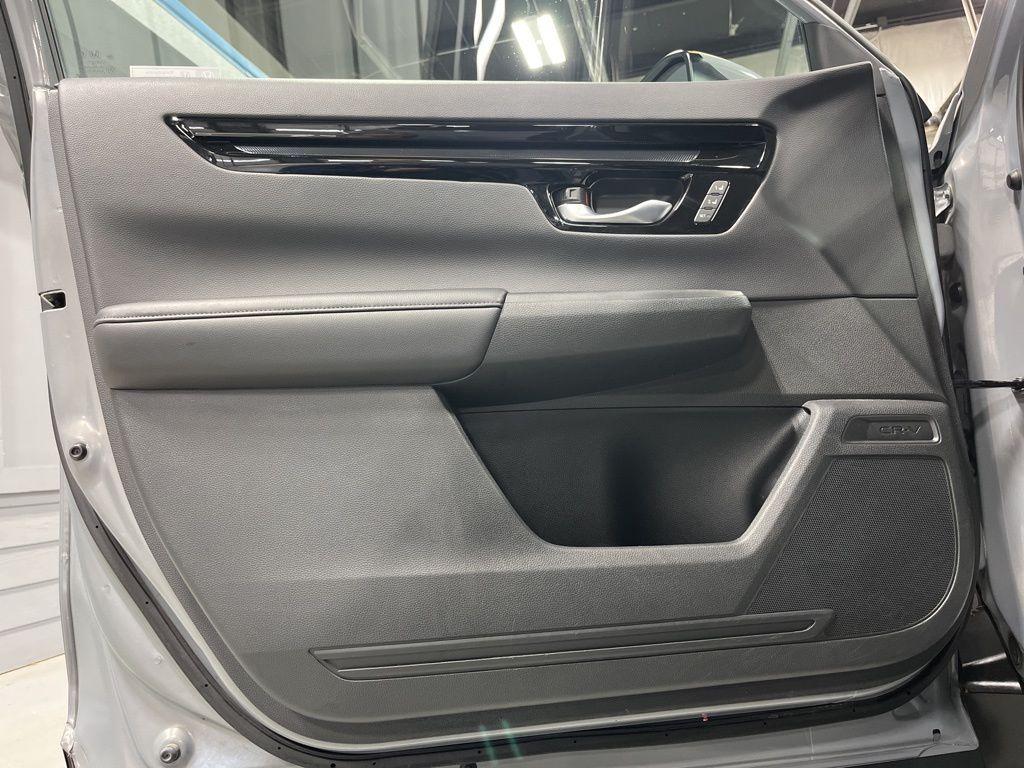 used 2023 Honda CR-V car, priced at $30,999