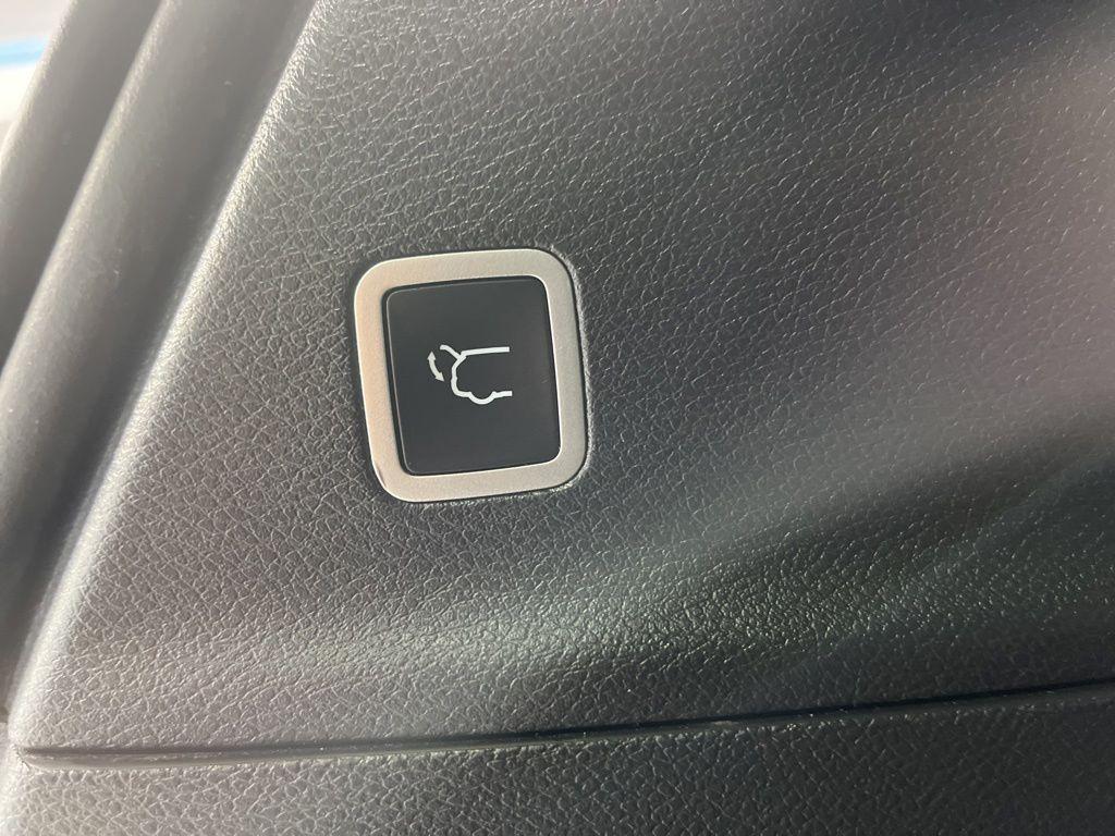 used 2022 Chrysler Pacifica car, priced at $22,411