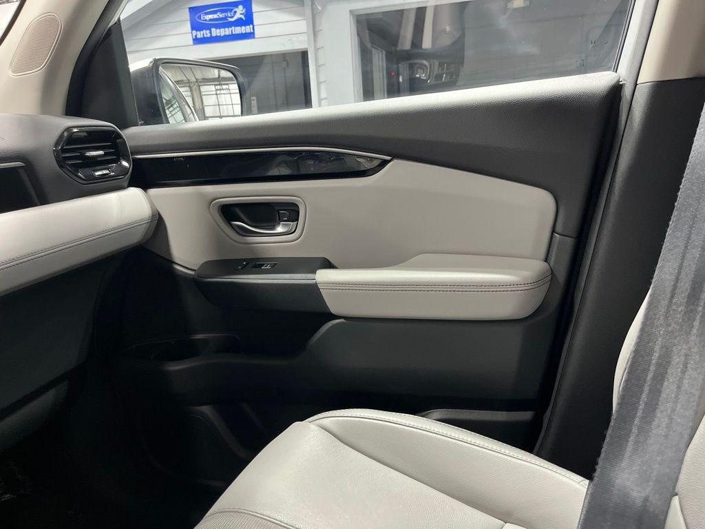 used 2023 Honda Pilot car, priced at $37,411