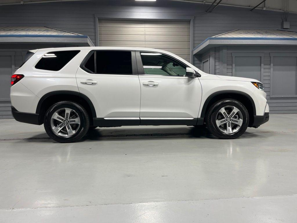 used 2023 Honda Pilot car, priced at $37,411