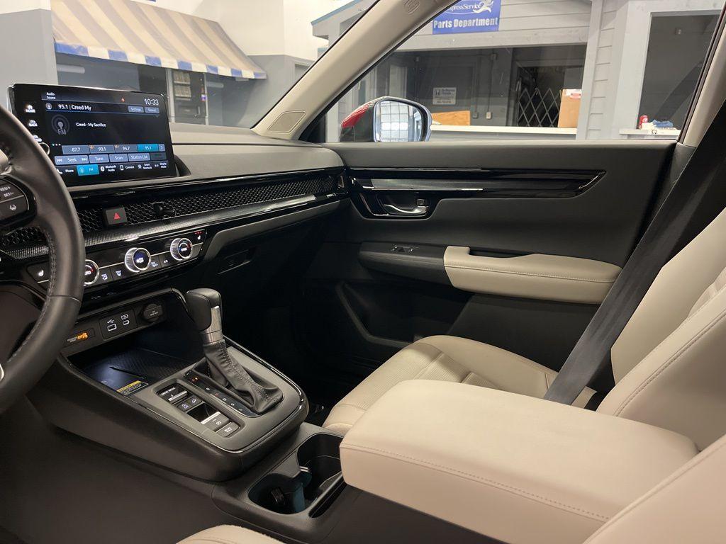 used 2023 Honda CR-V car, priced at $29,999