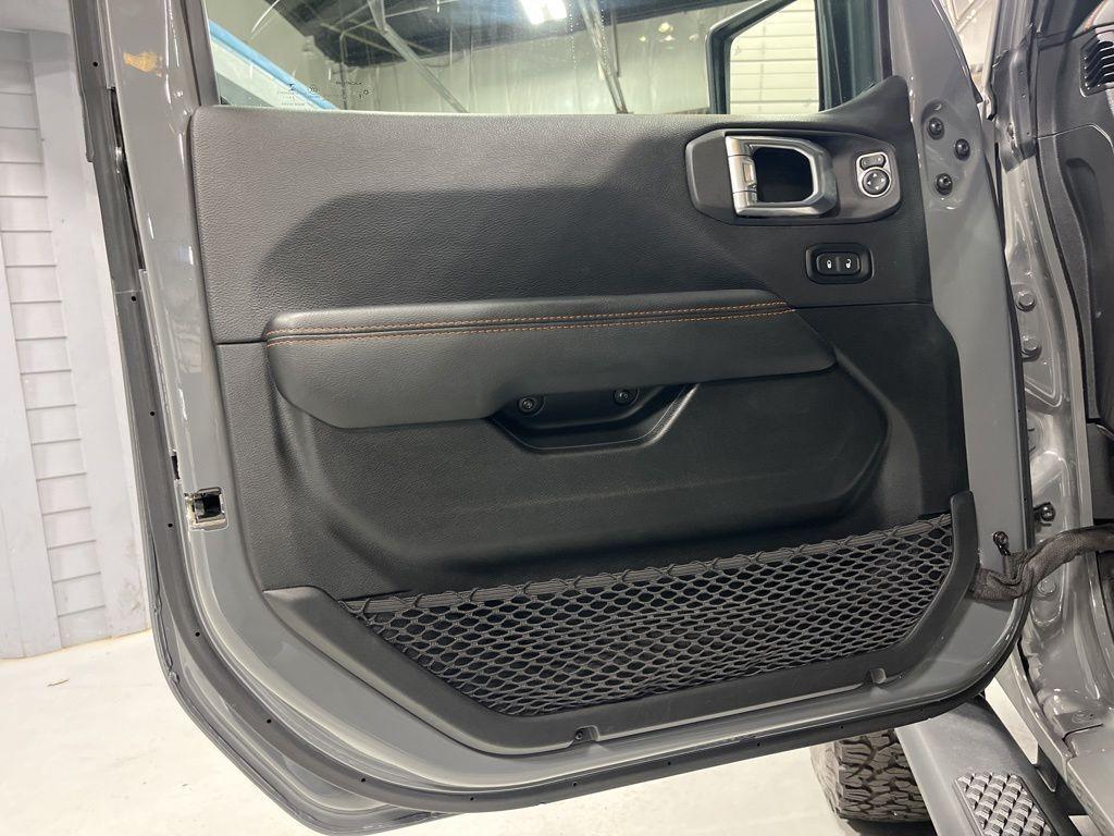 used 2021 Jeep Gladiator car, priced at $34,411