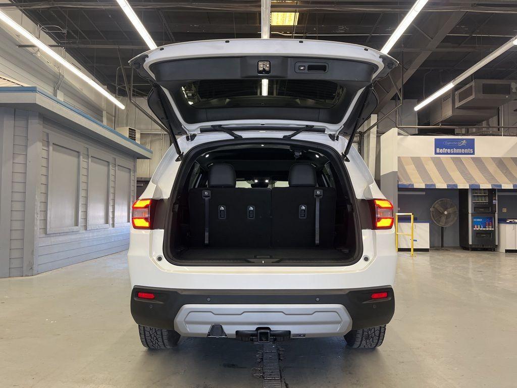 used 2025 Honda Pilot car, priced at $45,999