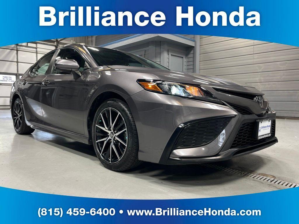 Toyota Camry SE 2021 2021