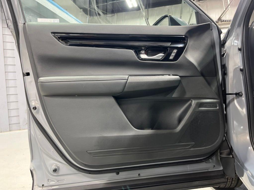 used 2024 Honda CR-V car, priced at $33,011