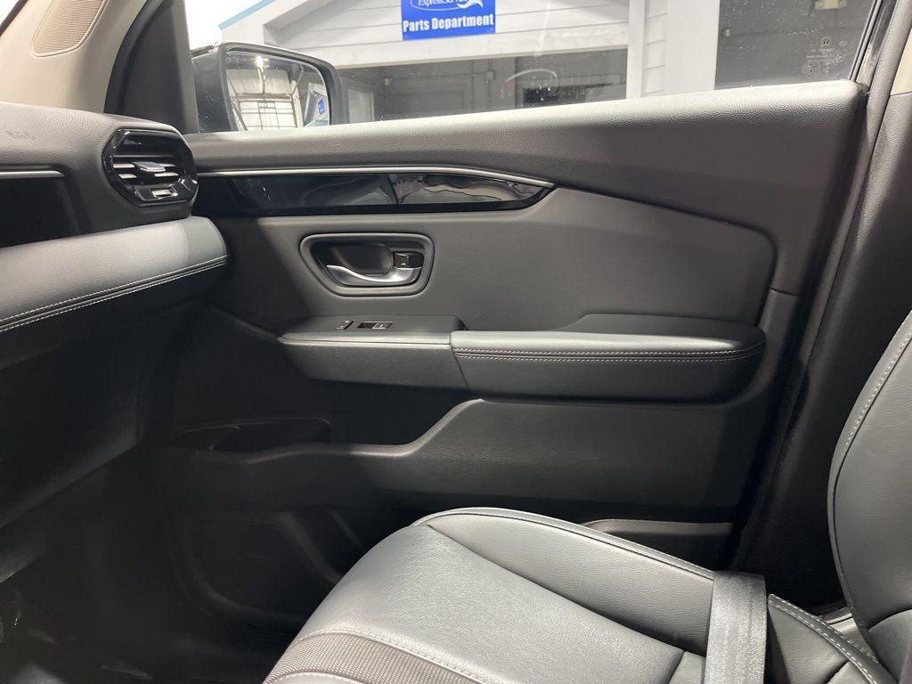 used 2025 Honda Pilot car, priced at $42,999